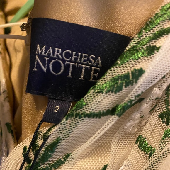 Merchesa Notte ivory embroidered gown - Picture 5 of 6